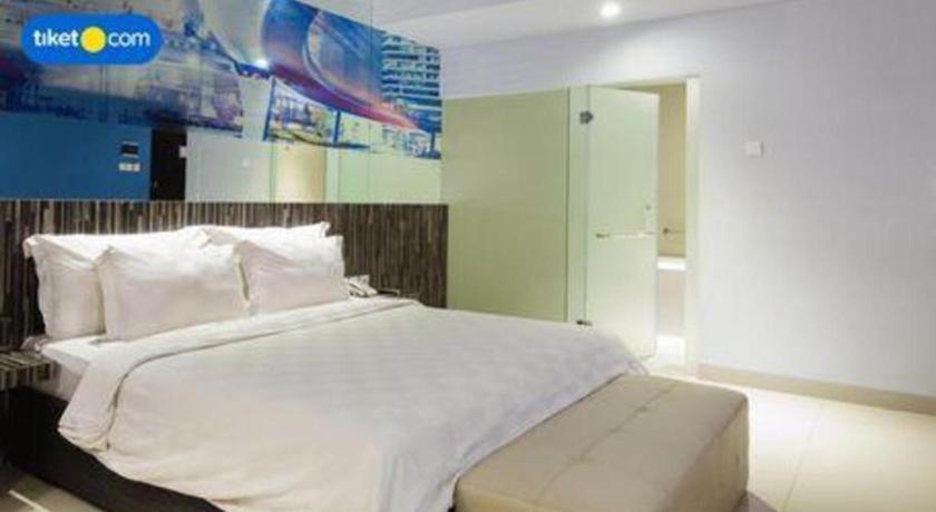 G Suites Hotel By Amithya Surabaya Exterior photo